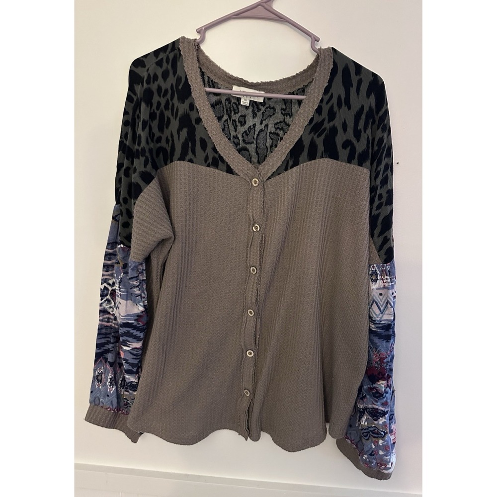 UMGEE Top Womens 1XL Brown Taupe Animal Atzec Print Button Waffle Knit Boho Long